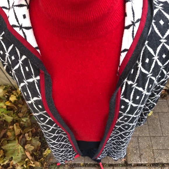 Belldini Sweater - Picture 10 of 16